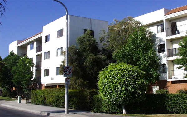 Ancona Apartments in Santa Ana, CA - Foto de edificio - Building Photo