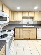 1021 Evans Ct in Hayward, CA - Foto de edificio - Building Photo