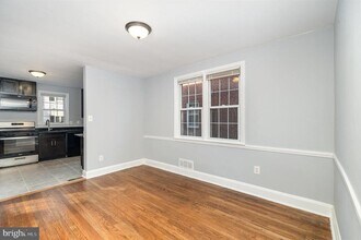 218 Maryland Ave in Towson, MD - Foto de edificio - Building Photo