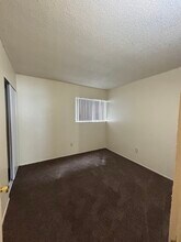 Island Gardens Apartments - Affordable in San Diego, CA - Foto de edificio - Building Photo