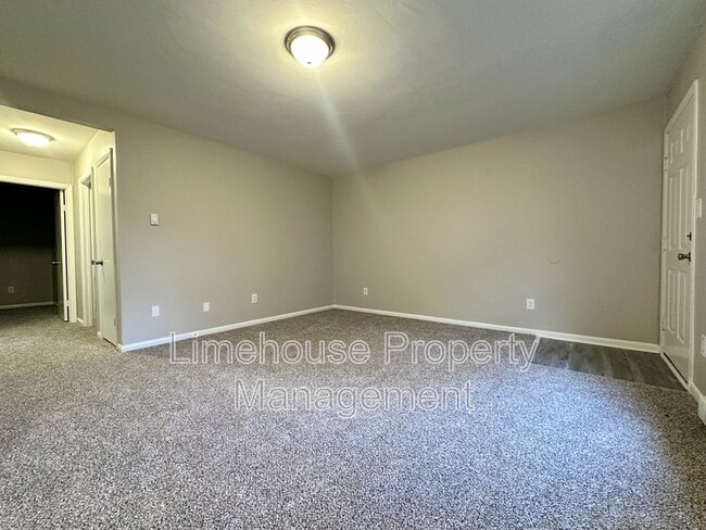 9117 Chesapeake Blvd in Norfolk, VA - Building Photo - Building Photo