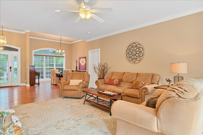 120 St Andrews Dr