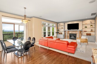 9007 NW Bartholomew Dr in Portland, OR - Building Photo - Building Photo