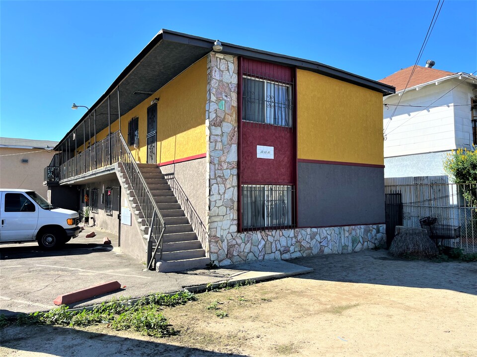 464 E Adams Blvd in Los Angeles, CA - Building Photo