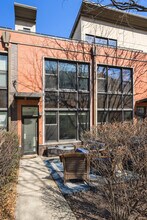 925 N Howe St in Chicago, IL - Building Photo - Building Photo