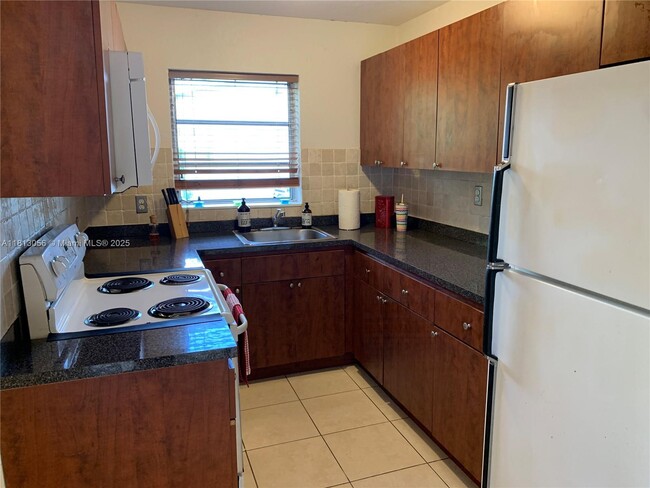 2481 NW 178th Ter in Miami Gardens, FL - Building Photo - Building Photo