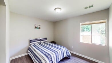 2010 Grange Dr SE in Atlanta, GA - Building Photo - Building Photo