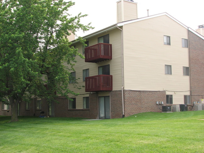 Oakbrook Apartments in Omaha, NE - Building Photo - Building Photo