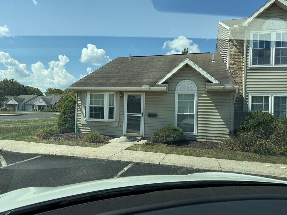 163 Easterly Dr in Mechanicsburg, PA - Foto de edificio