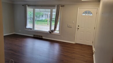 1830 Harding Dr in Wickliffe, OH - Building Photo - Building Photo