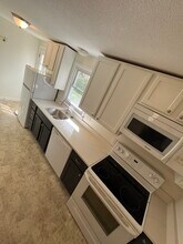 15 Rocky Hill Rd in Yarmouth, ME - Building Photo - Building Photo