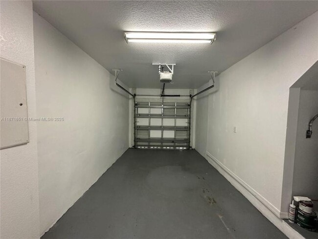 324 NE 3rd St in Hallandale Beach, FL - Building Photo - Building Photo