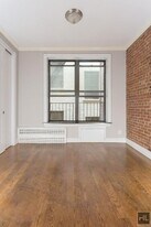 East 25th Street, Unit 2D in New York, NY - Building Photo
