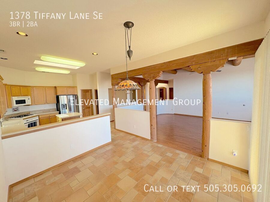 1378 Tiffany Ln SE in Rio Rancho, NM - Foto de edificio