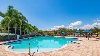 636 NE 193rd St in Miami, FL - Building Photo