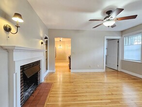 21 Chauncy St, Unit 7 in Cambridge, MA - Foto de edificio - Building Photo
