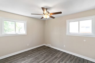 26251 Pinehurst St in Roseville, MI - Building Photo - Building Photo