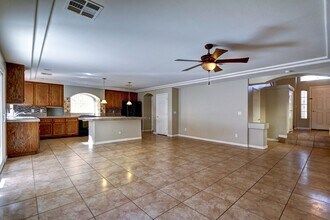 6733 Lydian Ct in Las Vegas, NV - Foto de edificio - Building Photo