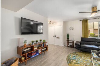 4201 N Miller Rd in Scottsdale, AZ - Building Photo - Building Photo