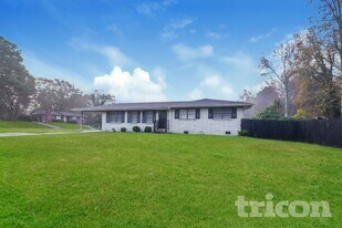 1679 Cardinal Rd in Jonesboro, GA - Building Photo