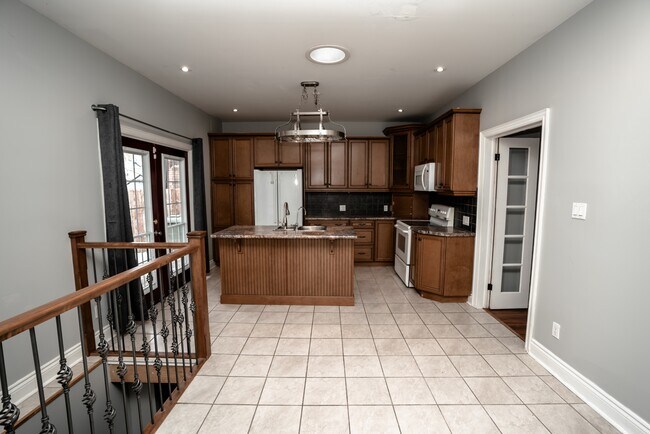 152 Ross St in St Thomas, ON - Building Photo - Building Photo