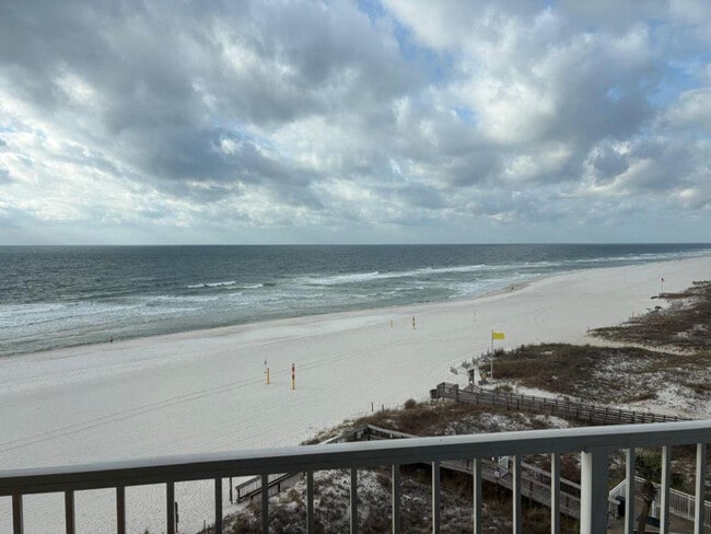 24522 Perdido Beach Blvd in Orange Beach, AL - Foto de edificio - Building Photo