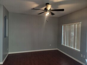 4200 E Commerce Way in Sacramento, CA - Building Photo - Building Photo