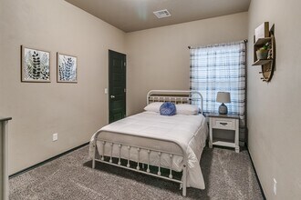 19117 Meadows Crossing Dr in Edmond, OK - Building Photo - Building Photo