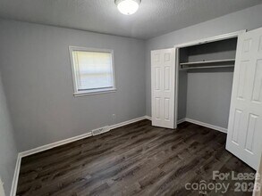 405 Copeland Park in Mount Holly, NC - Building Photo - Building Photo