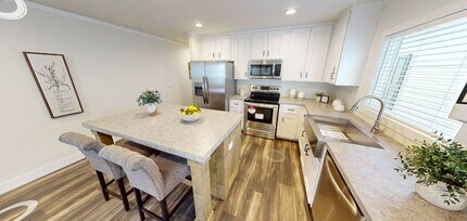 1800 Oak Grove Rd E in Burleson, TX - Foto de edificio - Building Photo