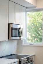 410-24 N 8th St in Philadelphia, PA - Building Photo - Building Photo