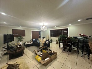 7400 W 17th Ave in Hialeah, FL - Building Photo - Building Photo