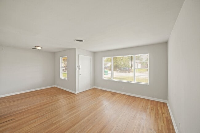 property at 5830 Glenhurst Dr