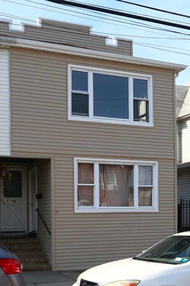 9710 97th Ave in Ozone Park, NY - Building Photo - Building Photo