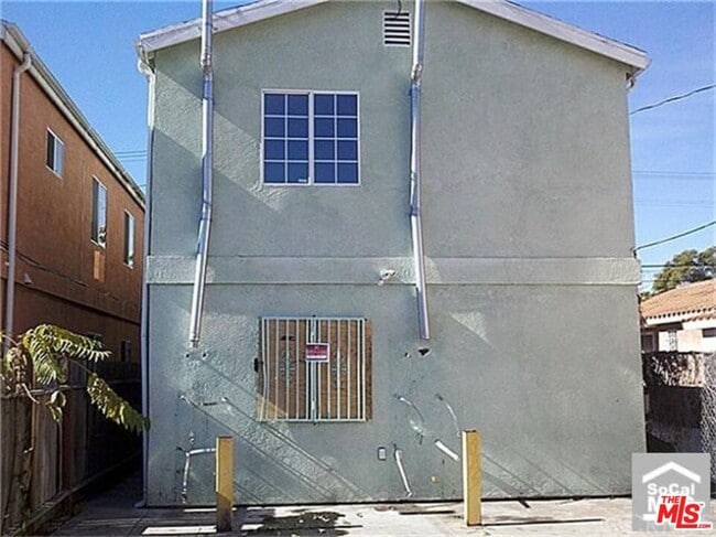 property at 10376 Wilmington Ave