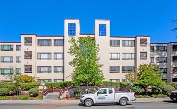 410 Sheridan Ave in Palo Alto, CA - Foto de edificio - Building Photo