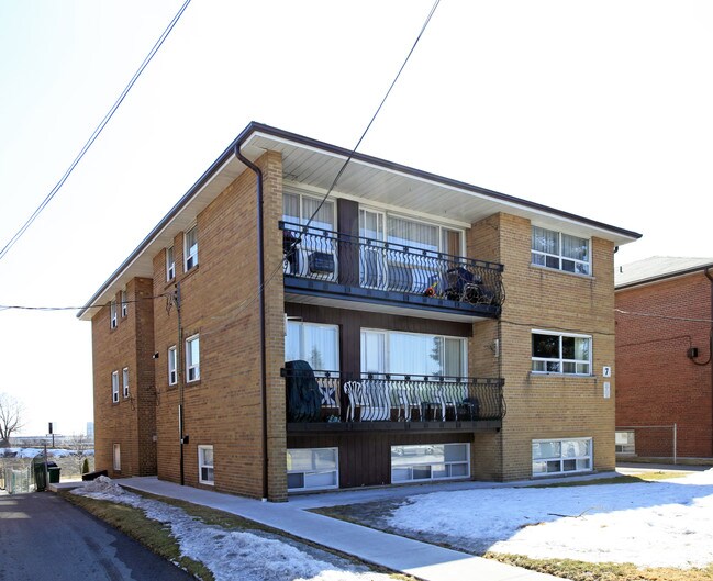 7 Terryellen Cres in Toronto, ON - Building Photo - Primary Photo