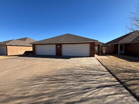 708 N Englewood Ave in Lubbock, TX - Building Photo