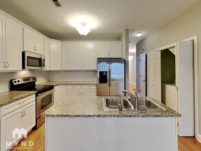 105 Carved Oak Dr in Durham, NC - Building Photo - Building Photo