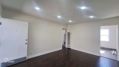 16321 Prairie Ave, Unit 16321 in Lawndale, CA - Building Photo - Building Photo
