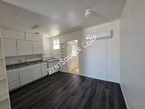 250 Juniper St in Barstow, CA - Building Photo - Building Photo