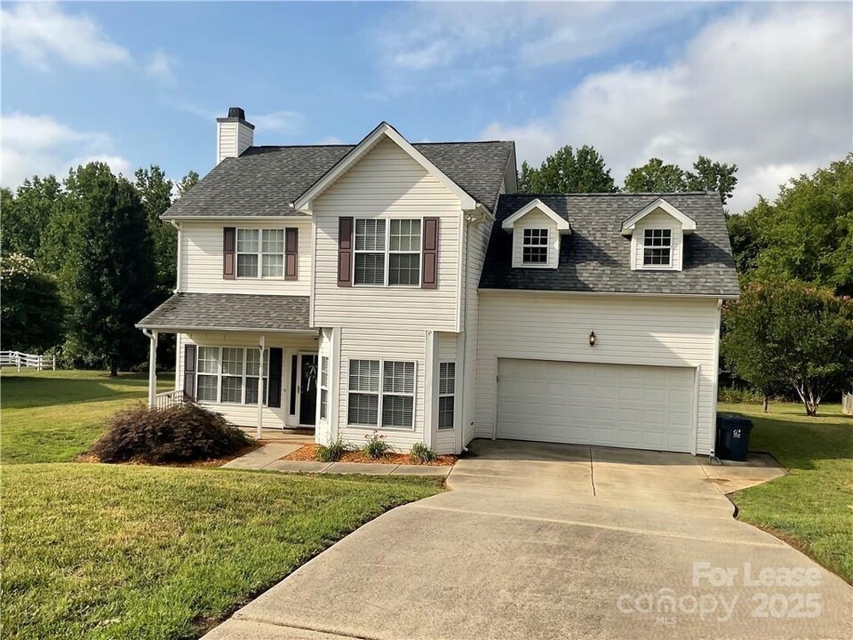 13312 Willow Breeze Ln in Huntersville, NC - Building Photo