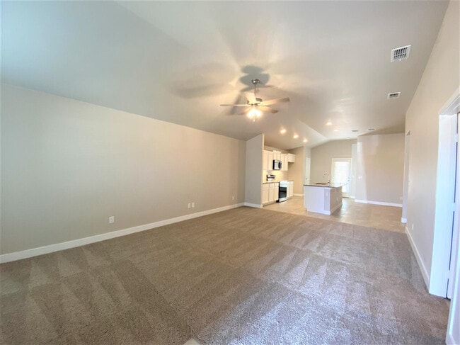 13806 Avenue Q