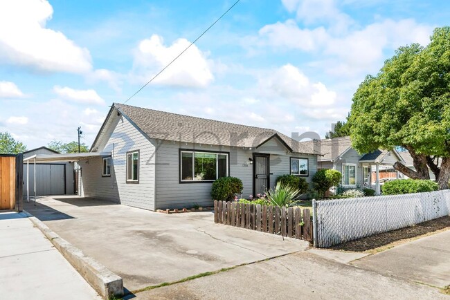 2732 D St in Antioch, CA - Building Photo - Building Photo