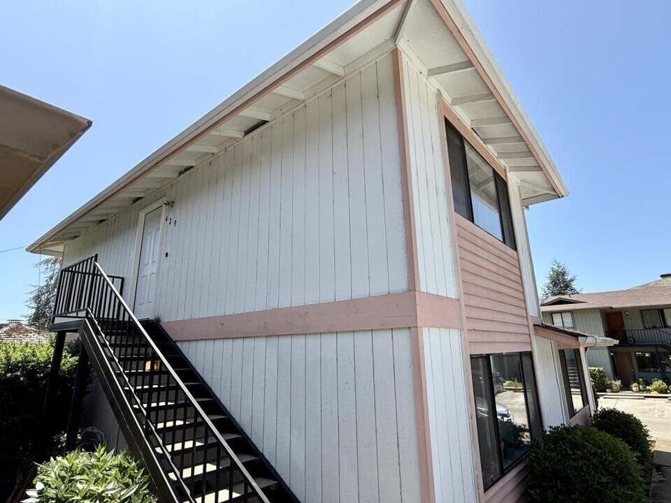 429 NE Silverwood Pl in Grants Pass, OR - Building Photo