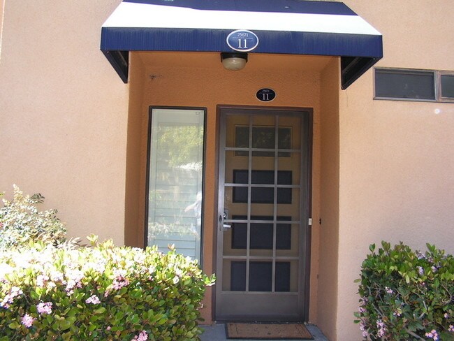 25671 Le Parc-Unit -UNIT 11 in Lake Forest, CA - Building Photo - Building Photo