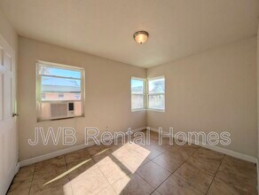 222 16th Ave N in Jacksonville Beach, FL - Building Photo - Building Photo