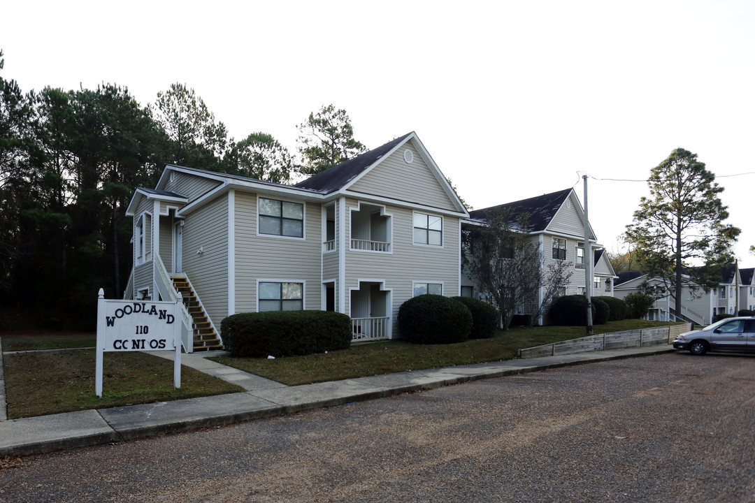 Woodlands Condominiums in Daphne, AL - Building Photo