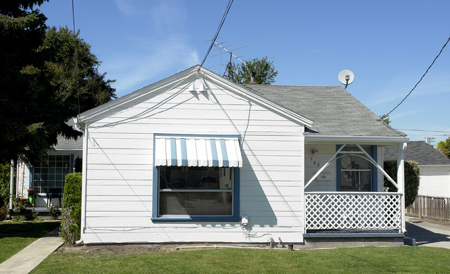 188-190 Bristol Blvd in San Leandro, CA - Foto de edificio - Building Photo