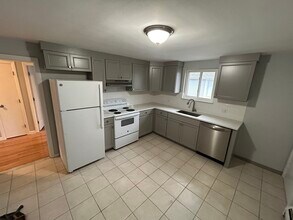 50 Waltham St, Unit 50 in Watertown, MA - Building Photo - Building Photo